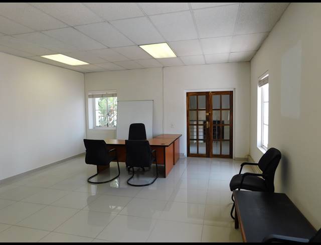 400M² OFFICE TO LET IN FERNDALE